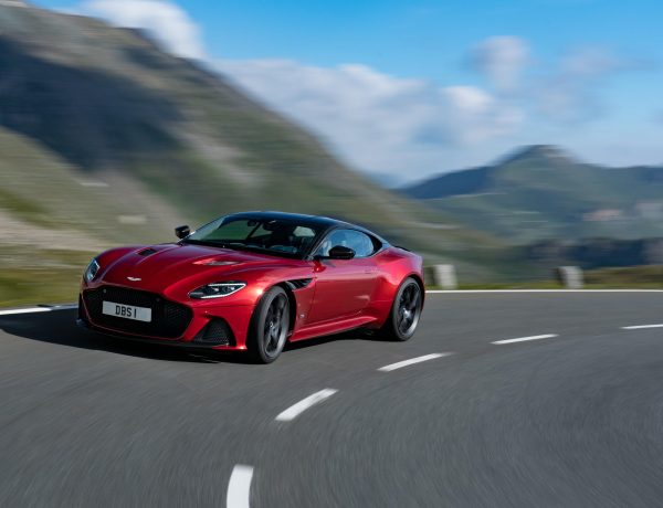 2019-aston-martin-dbs-official-0039